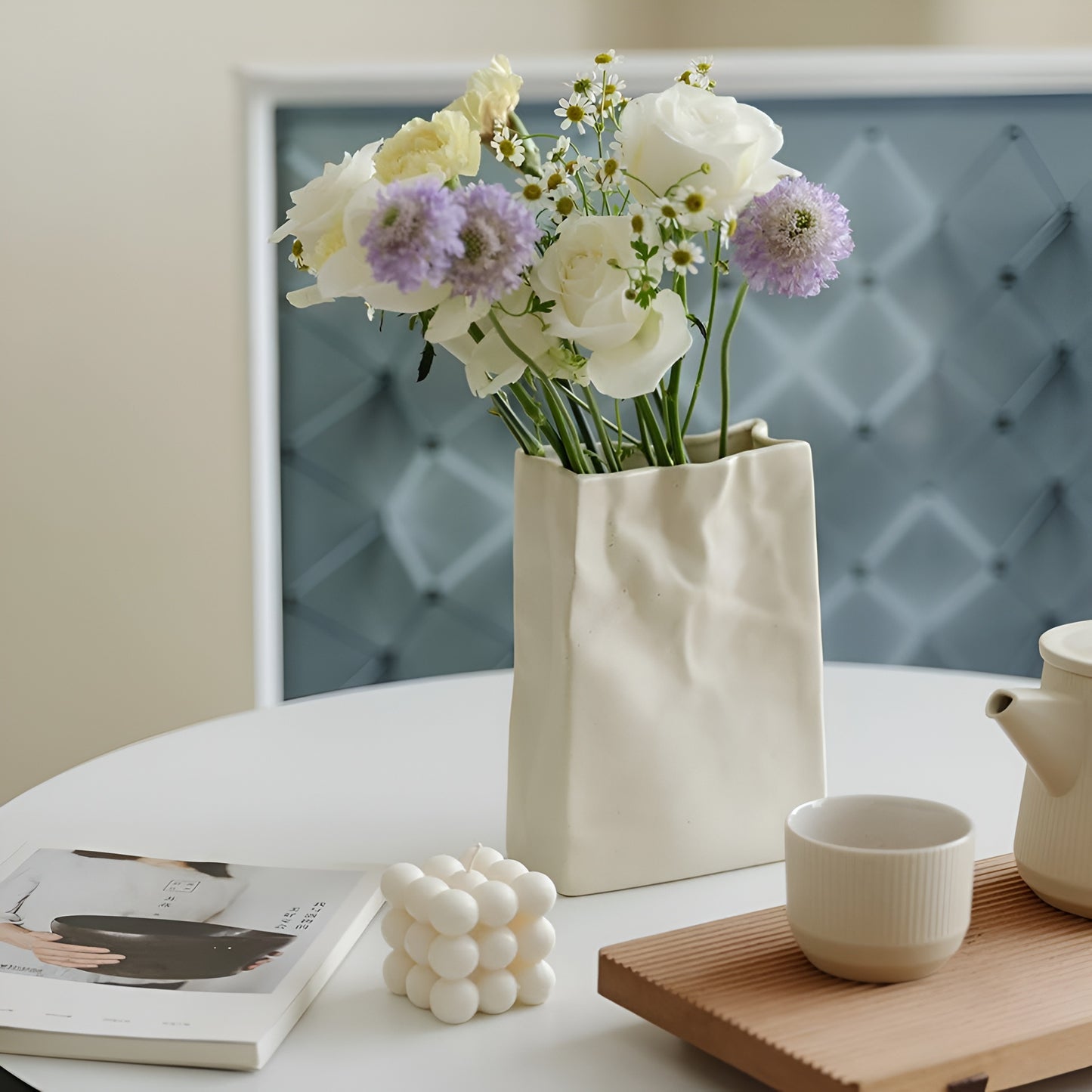 Nordisk Vit Vas i Keramik