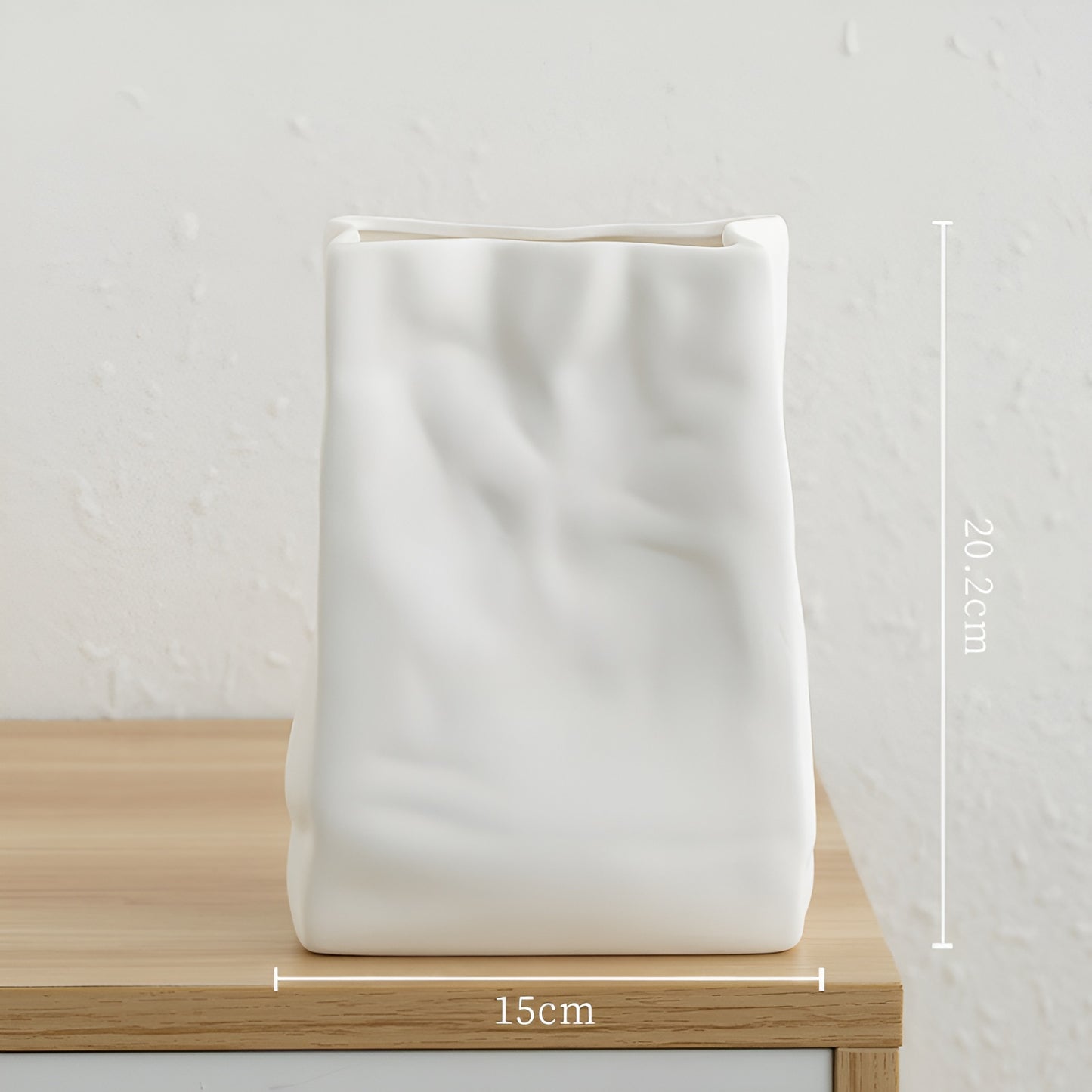 Nordisk Vit Vas i Keramik